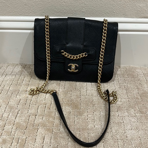 Chanel
Front Chain Flap Bag Quilted Sheepskin - Picture 2 of 9